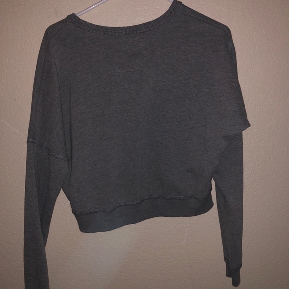 Hollister cropped sweatshirt - Picture 2 of 2